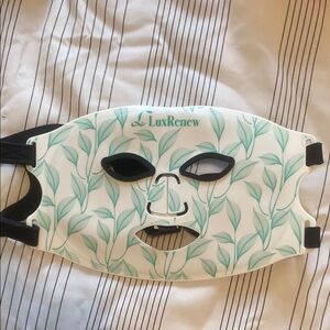LuxRenew Leaf Pattern Face Mask